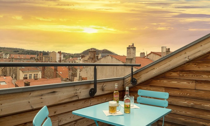 Centre Ville Hotel | Discover Urban Style at Hotellerie du Cheval Noir