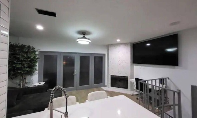 Lake Highlands Condo | Urban Treehouse