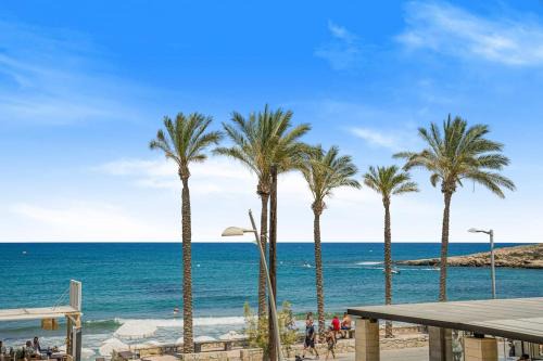 Limenas Chersonisou Apartment | Captivating Urban Village Apartment with Oceanfront Views