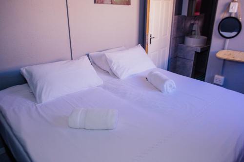 Keetmanshoop Apartment | Pet-Friendly UrbanLife Keetmanshoop with Family Amenities