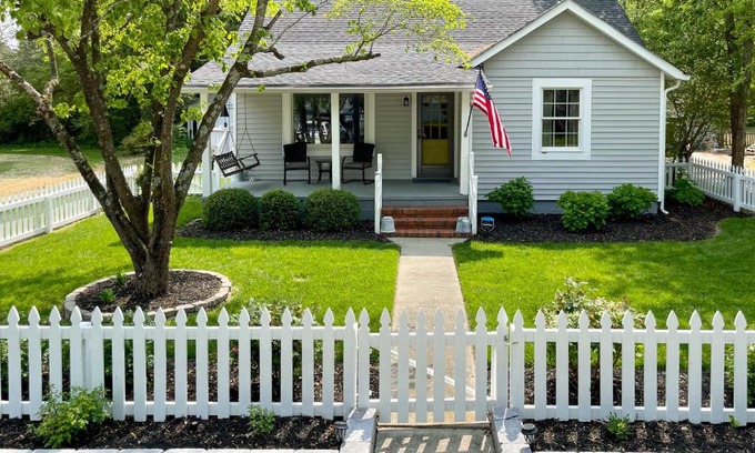 Urbanna House | Urbanna Cottage: Private Yard with Scenic Water Views