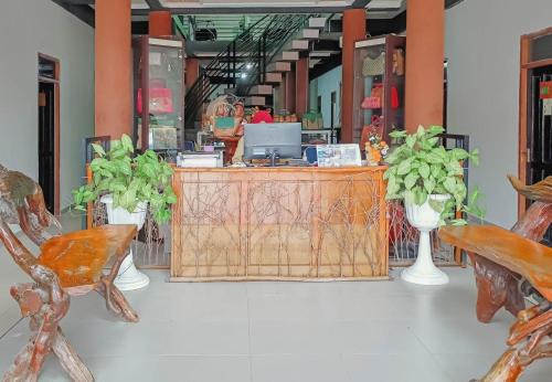 Sintang Hotel | Discover Urbanview Hotel Bagoes Sintang: Family-Friendly Stay
