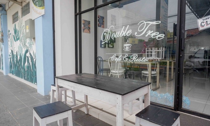 Purwokerto House | Family-Friendly Stay at Urbanview Hotel Double Tree Purwokerto