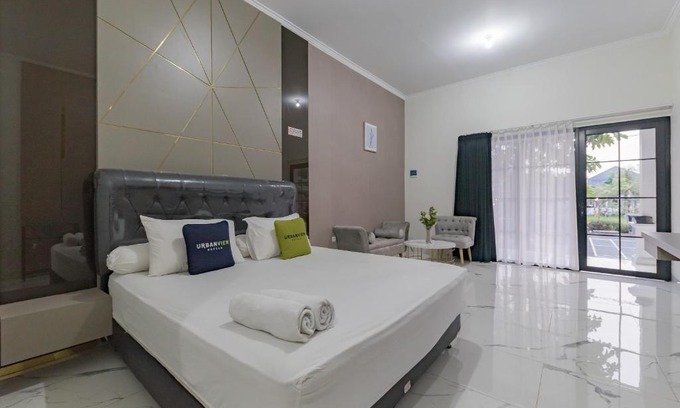 Tasikmalaya Hotel | Explore Urbanview Hotel Khayrizsan in Tasikmalaya