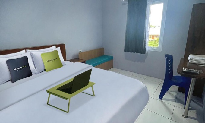 Rendeh Hotel | Family-Friendly Retreat at Urbanview Hotel Mutiara Persada