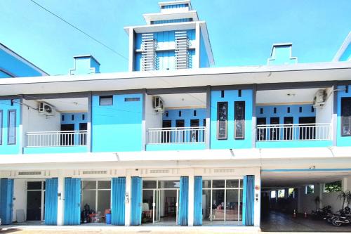 Sidomulyo Hotel | Comfort and Breakfast at OYO 90396 The Halona Villa Batu