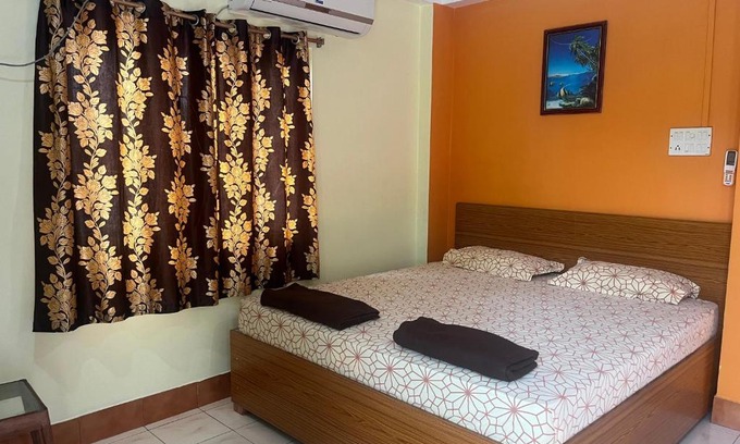 Port Blair House | Inviting Urbban Castle with Breakfast & Family-Friendly Options