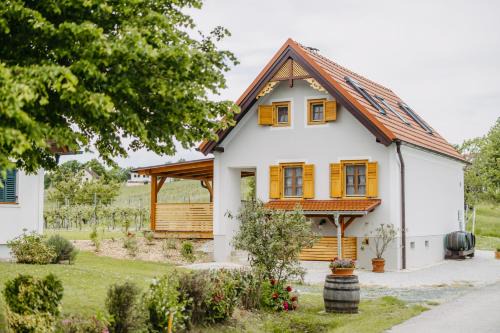 Guessing Apartment | Discover Family-Friendly Stays at Urlaub im Kellerstöckl Dunst