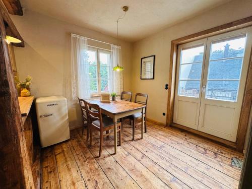 Sebnitz Apartment | Urlaubsfreude Biedermann Haus Blumenglück - Gänseblümchen