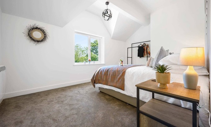 Trafford Apartment | Urmston First - 3 Bed Apartment