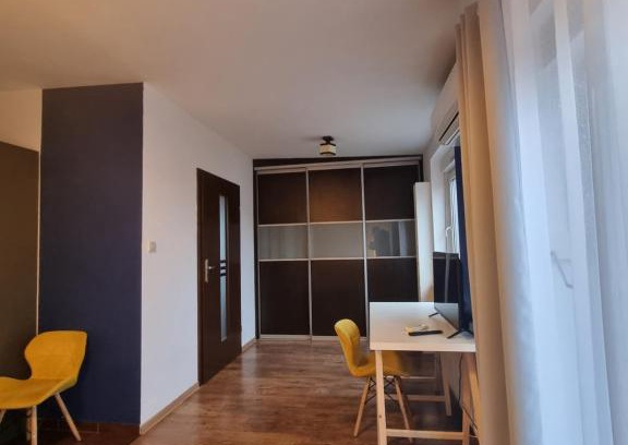 Wolsztyn Apartment | Cozy Apartment with Parking & Pet-Friendly Amenities