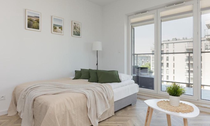 Ursus Apartment | Cozy Ursus Sunny Studio for 4 with Parking & Balcony