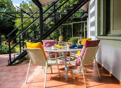 Urunuela House | Relax in Uruñuela: A Garden Retreat Among Vineyards
