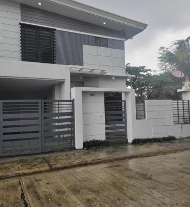 Mandurriao House | US 150 daily for furnished HOUSE and brand new CAR in Exclusive Neighborhood
