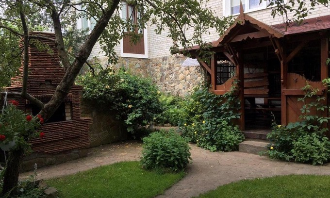Skole Ski Chalet | Delightful Stay at Usadba Bilya Richky with Breakfast Included