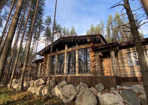 Medvezhyegorsk Villa | Oceanfront Getaway at Karhumaki Sport and Spa