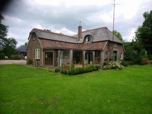 Municipality of Voorst House | Cozy Ustawi: Oceanfront Stay with Family-Friendly Amenities