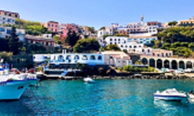 Ustica Apartment | Discover Ustica Mia: Pool, Spa & Perfect 10 Ratings