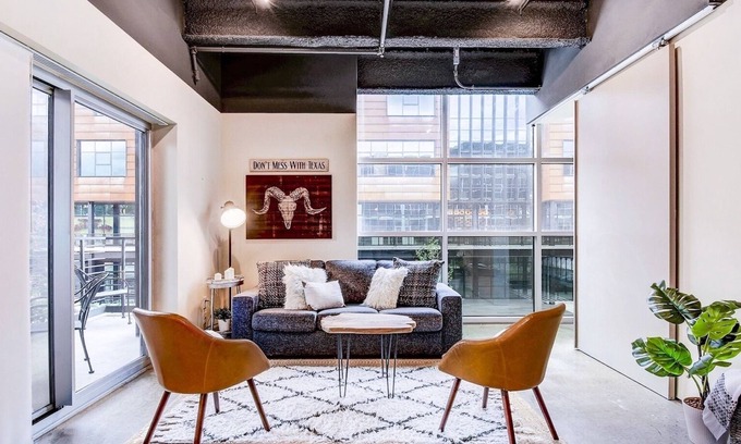 Central East Austin Condo | Stylish 6th St Condo Near Downtown & Iconic E Austin Bars