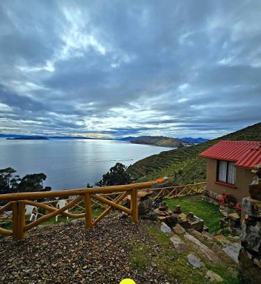 Yumani Cabin | Utasawa: Guest Rated 9/10 with Private Beach & Ocean Views