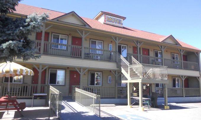 Fountain Hotel | Comfortable Ute Motel: Family-Friendly Stay with Breakfast