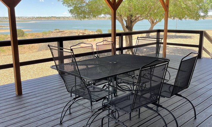 Quay County House | Lakefront Ute Sunset House with Spa & Ocean Views
