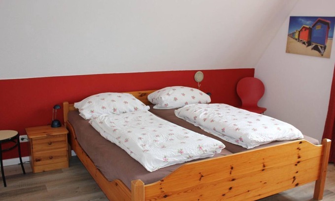 Garding Apartment | Discover Utholm - Korndeichhof with Ocean Views & Family Comfort