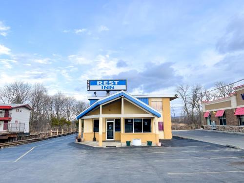 Utica Hotel | Family-Friendly Utica Rest Inn with Great Guest Reviews