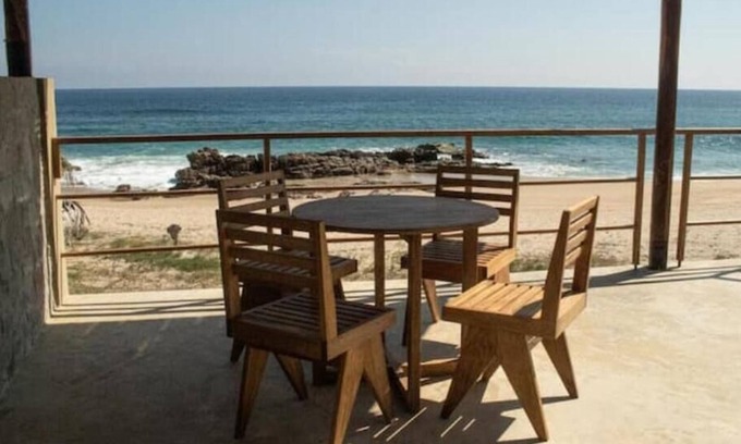 Barra de Colotepec Apartment | Utopía Beach Suite Sunset: Oceanfront Retreat with Pool
