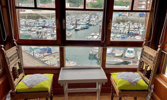 Bermeo Apartment | Oceanfront Utsa Eski Piso with Family-Friendly Amenities