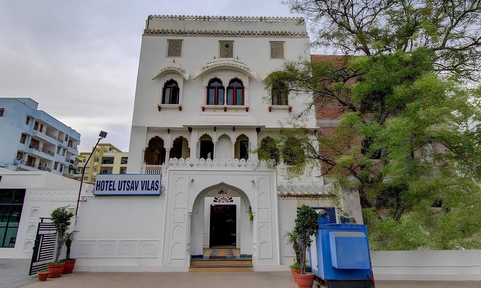 Vidhyadhar Nagar Hotel | Utsav Vilas