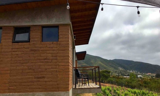 San Antonio de las Minas Cabin | Top-Rated Eco Retreat with Balcony and Kitchen Amenities