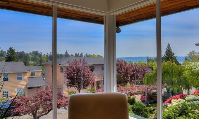 Windermere House | Unforgettable Stay at Laurelhurst Vintage Gem Hotel