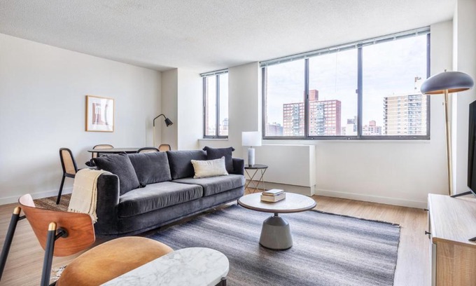 Upper West Side Apartment | Pet-Friendly UWS 1BR with Gym & Parking Near Central Park