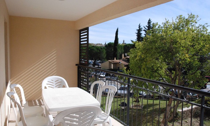 Uzes Apartment | Relax at UZES APPART HOTEL with Spa & Pool Amenities