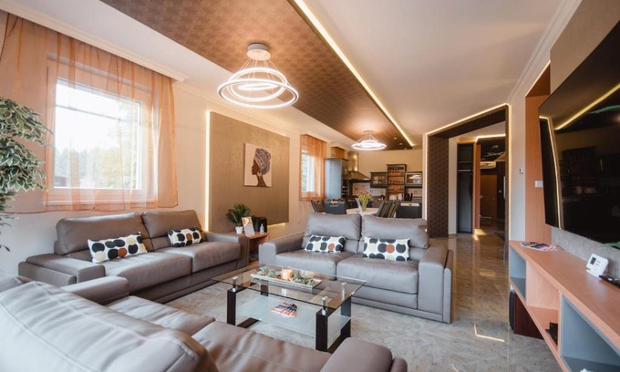 Vamosszabadi Villa | Exquisite Vámosi Party Ház with Oceanfront Views