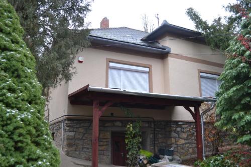 Szendro House | Vár-lak Vendégház: Guest Rated 10/10 with Pet-Friendly Perks