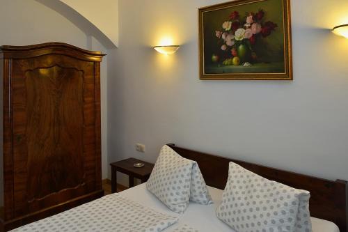 Fertorakos House | Family-Friendly Várfal Vendégház with Kitchen Amenities
