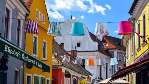 Szentendrei House | Pet-Friendly Városi Vendégház Szentendre with Top Amenities