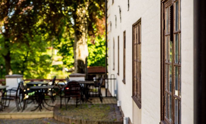 Falkenberg Hotel | Discover Värdshuset Hwitan: Family-Friendly with Breakfast