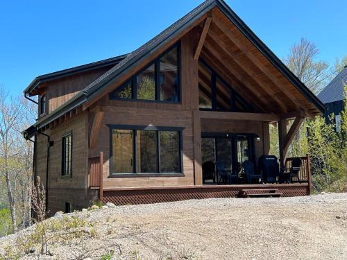 L'Anse-Saint-Jean Apartment | Child-Friendly Retreat at Vébron 1 - Rated 8.3/10