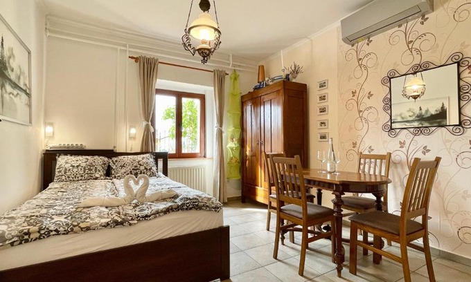 Alsóörs Apartment | Top-Rated Vöröskő Apartman in Family-Friendly Alsóörs