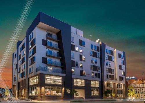 River North Art District Hotel | Explore Vīb Hotel by Best Western in Denver RiNo Area