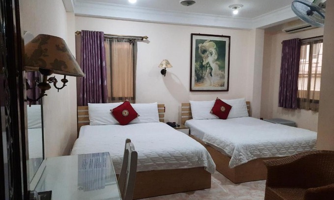 Phuong 6 Hotel | Discover Vườn Tao Đàn: Pet Friendly with Breakfast Included