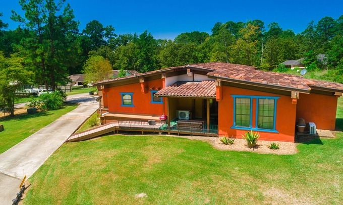 Brookeland House | Inviting Home in Sam Rayburn: Ideal for Family Getaways