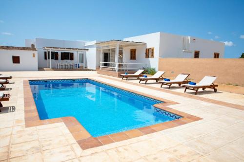 Es Pujols House | Rustic Escape at V Es Pujols Formentera with Pool & Breakfast