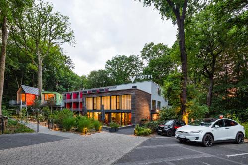 Venusberg Hotel | V-Hotel: Pet-Friendly Retreat with Top Amenities & 8.3 Rating