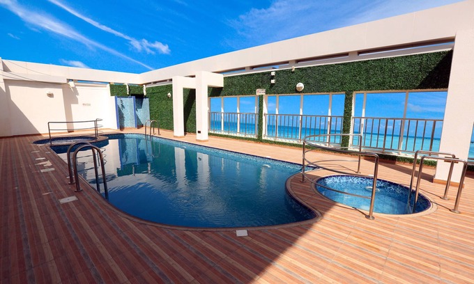 Al-Fujairah Hotel | Inviting V Hotel Fujairah with Pool and Spa Amenities