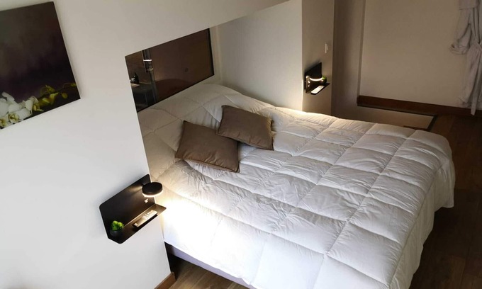 Saint-Martin-Boulogne Condo | Relaxing V&Spa Retreat with Private Spa and Sauna