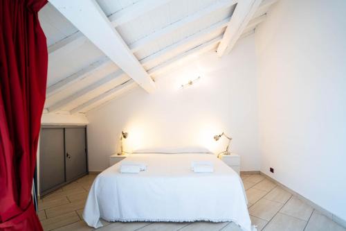 Novara Apartment | V12 Apartments: Guest Rated 8.3 & Pet Friendly Comfort